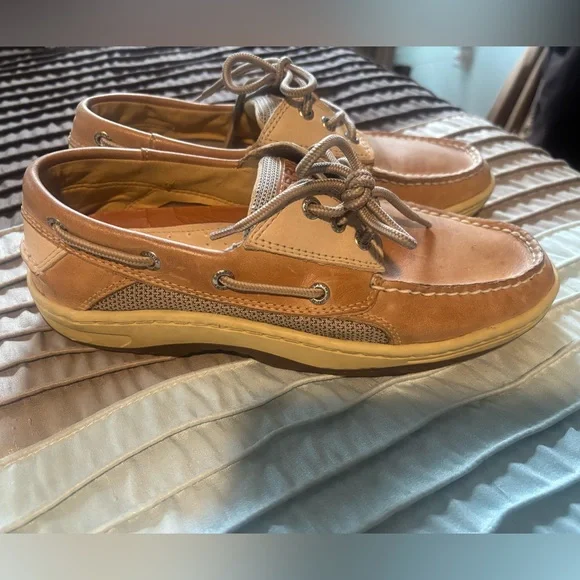 Sperry Tan Boat Shoes with Moccasin Stitching and Three-Eyelet Lacing - Picture 3 of 6